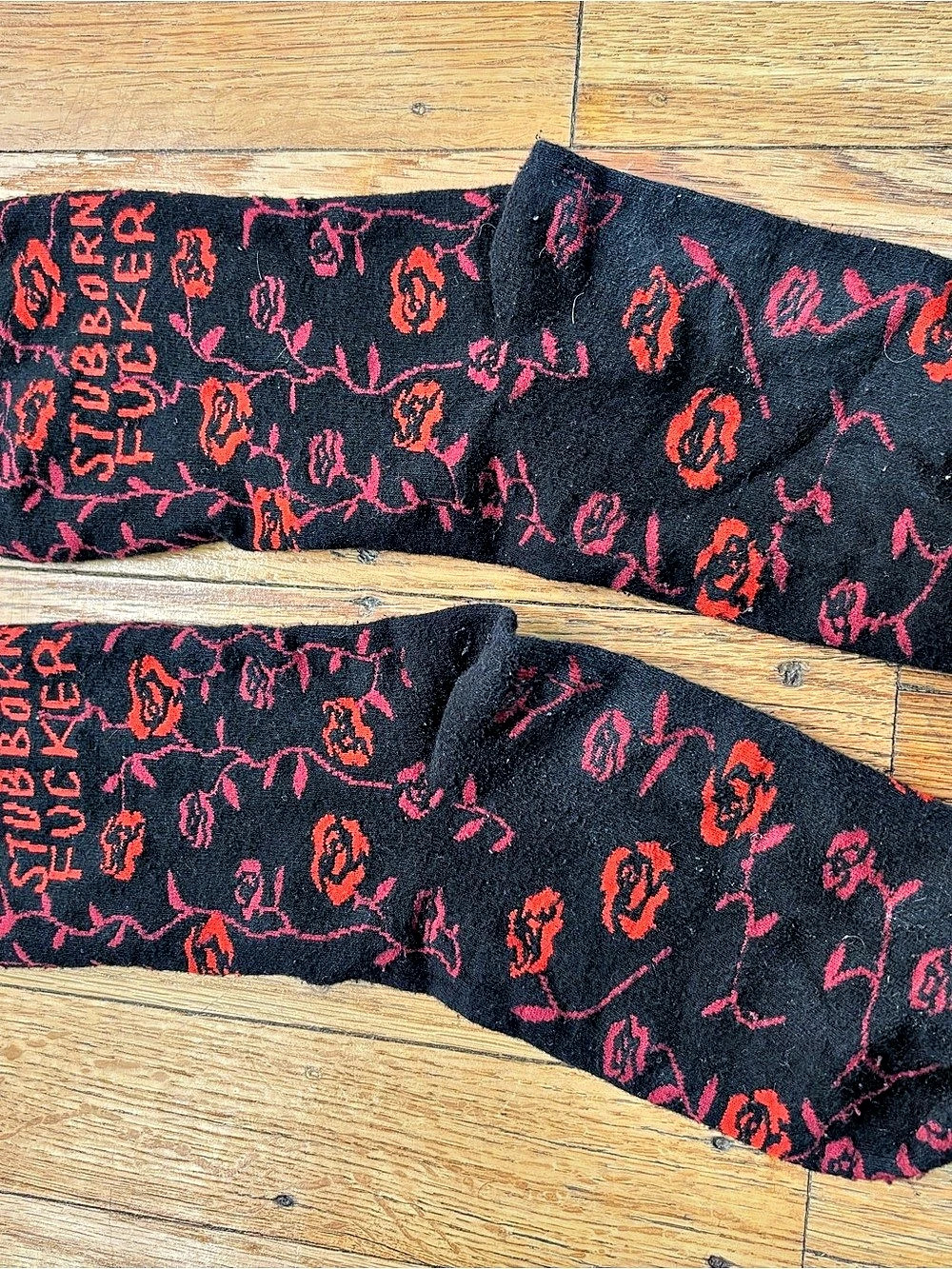 Groovy Things Stubborn Fudger Men's Crew Socks Black & Red Like New